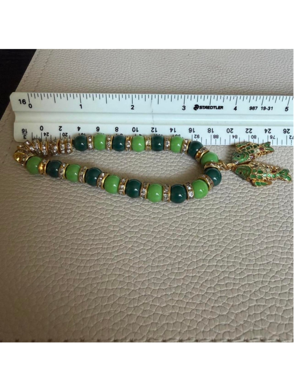 Stretchy Green and dark green beaded bracelet - Picture 2 of 2